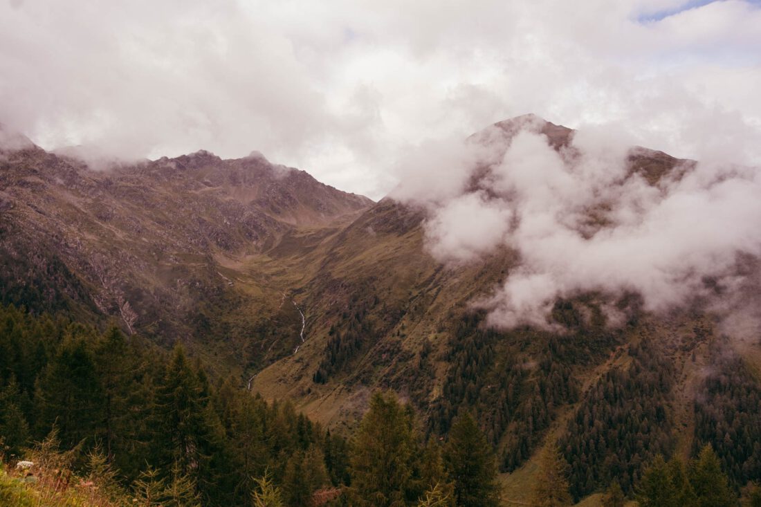 cloudy mountains by robert mangelmann | 20220807defereggen_011