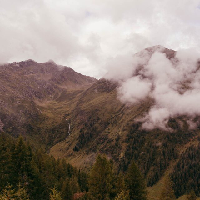 cloudy mountains by robert mangelmann | 20220807defereggen_011