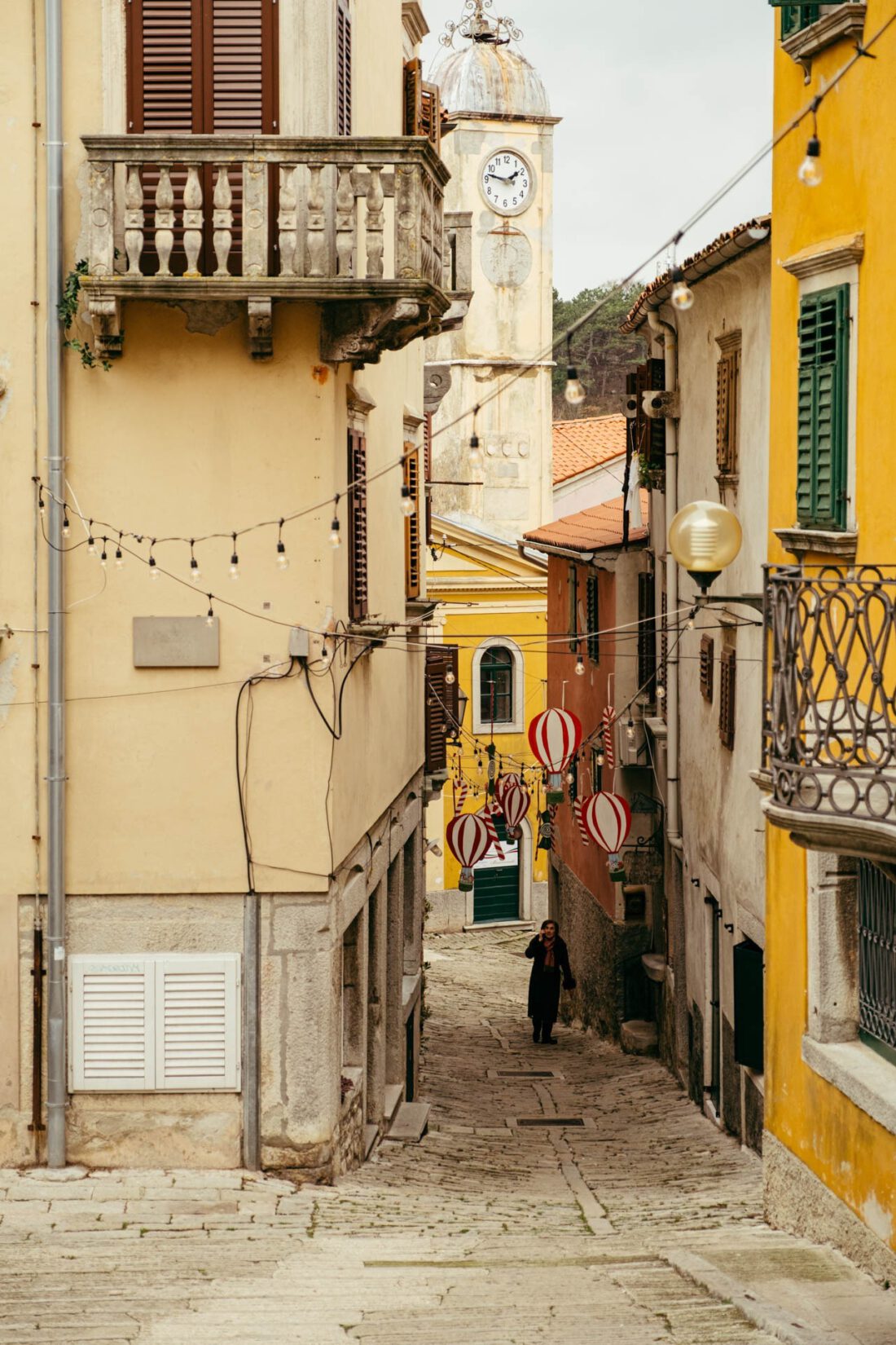 labin street by robert mangelmann | 20221228istrien_137