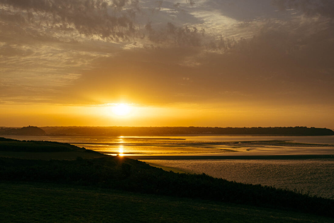 sunset at plage bellevue by robert mangelmann | 20230907bretagne_106