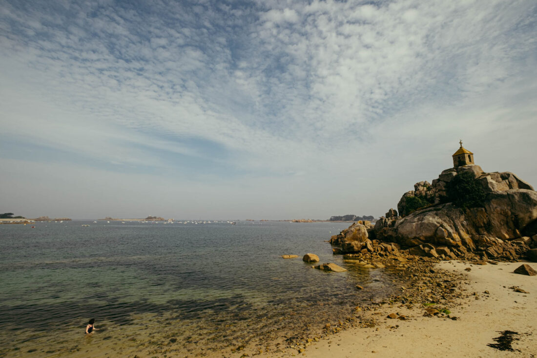 swimming at port blanc plage by robert mangelmann | 20230908bretagne_032