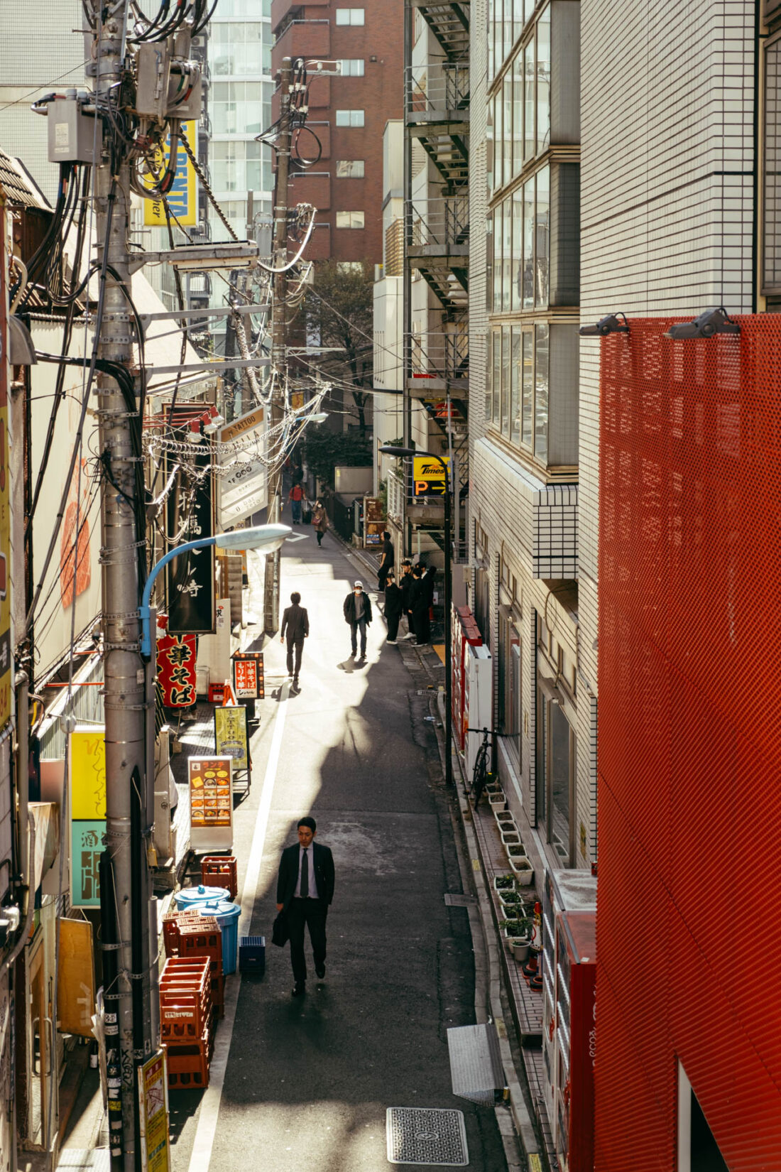 salaryman in shinjuku by robert mangelmann | 20231124tokyo_0024