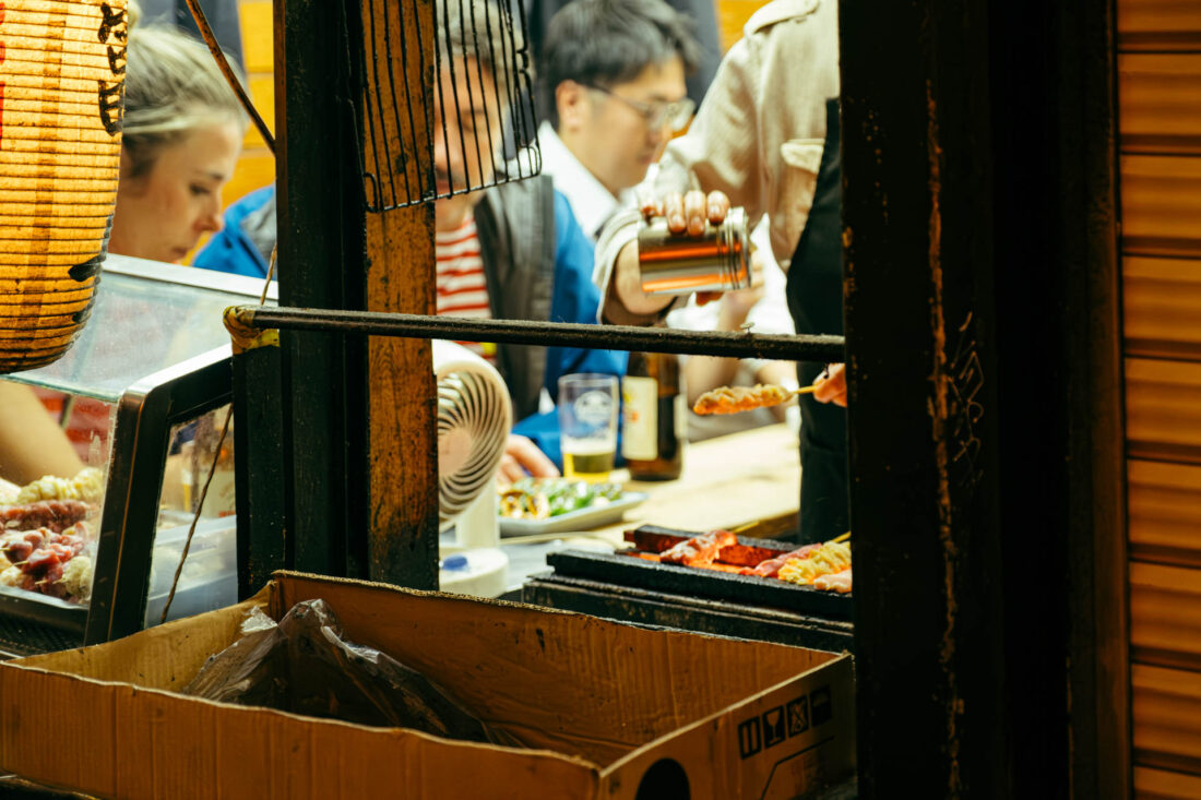 omoide yokocho x by robert mangelmann | 20231124tokyo_0260