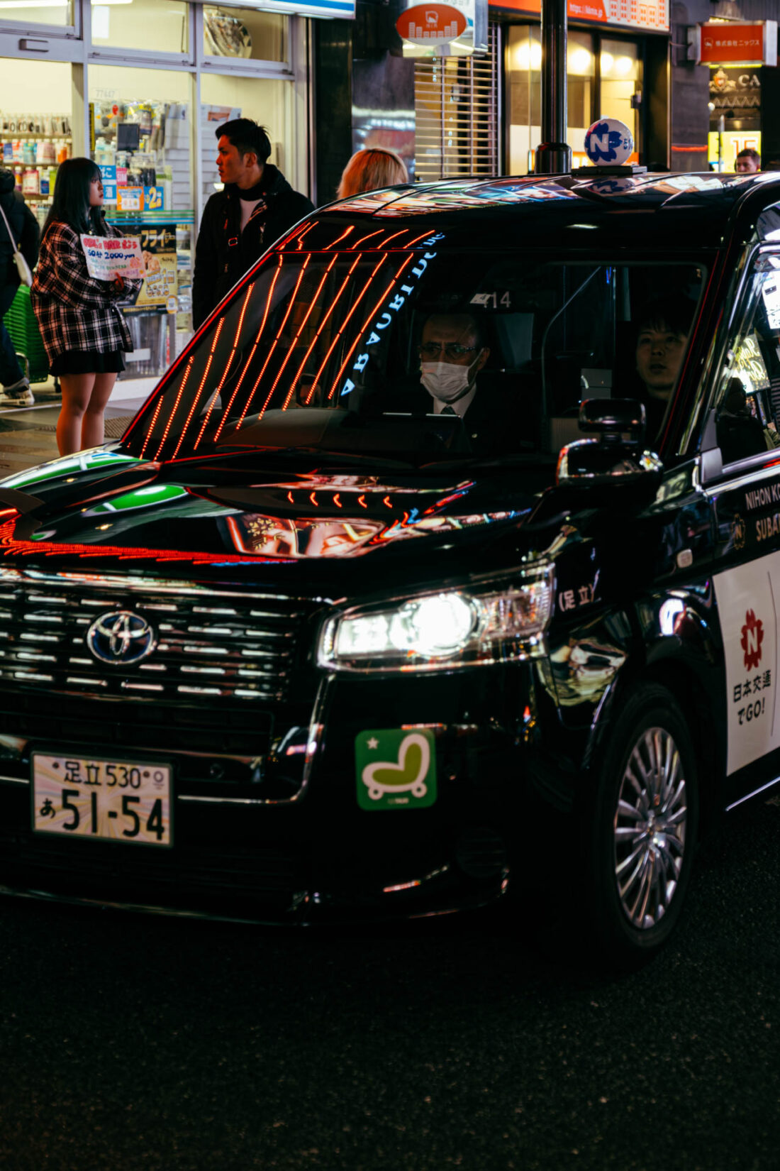 reflections on cabs v by robert mangelmann | 20231124tokyo_0915