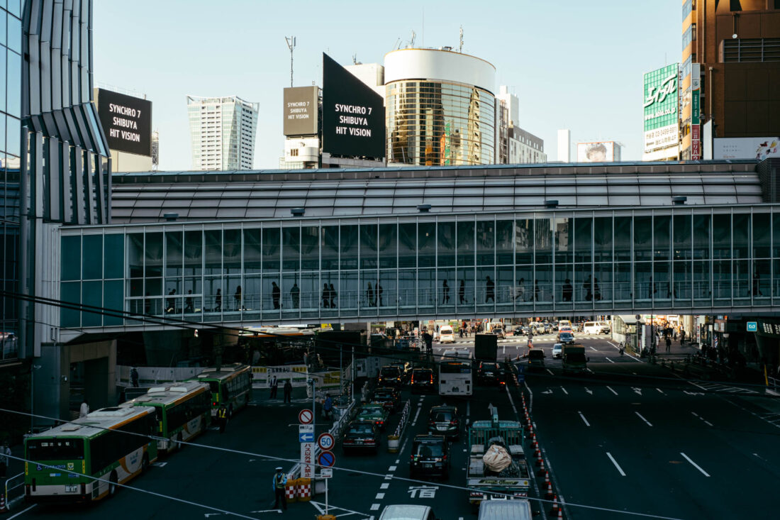 shibuya traffic by robert mangelmann | 20231129tokyo_005